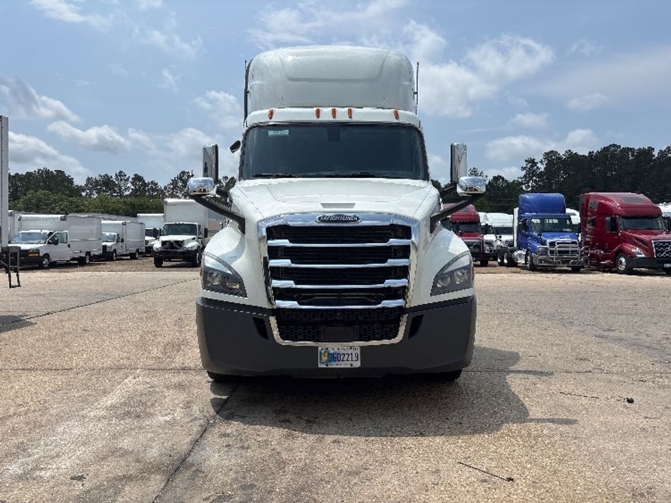 Day Cab Tractor-Heavy Duty Tractors-Freightliner-2020-T12664ST-Hammond-LA-509,679\n\t\tmiles-$ 44,750 - Image 2