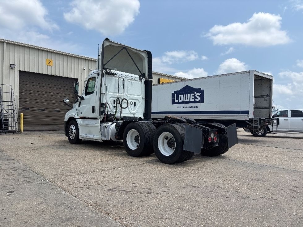 Day Cab Tractor-Heavy Duty Tractors-Freightliner-2020-T12664ST-Hammond-LA-509,679\n\t\tmiles-$ 44,750 - Image 5