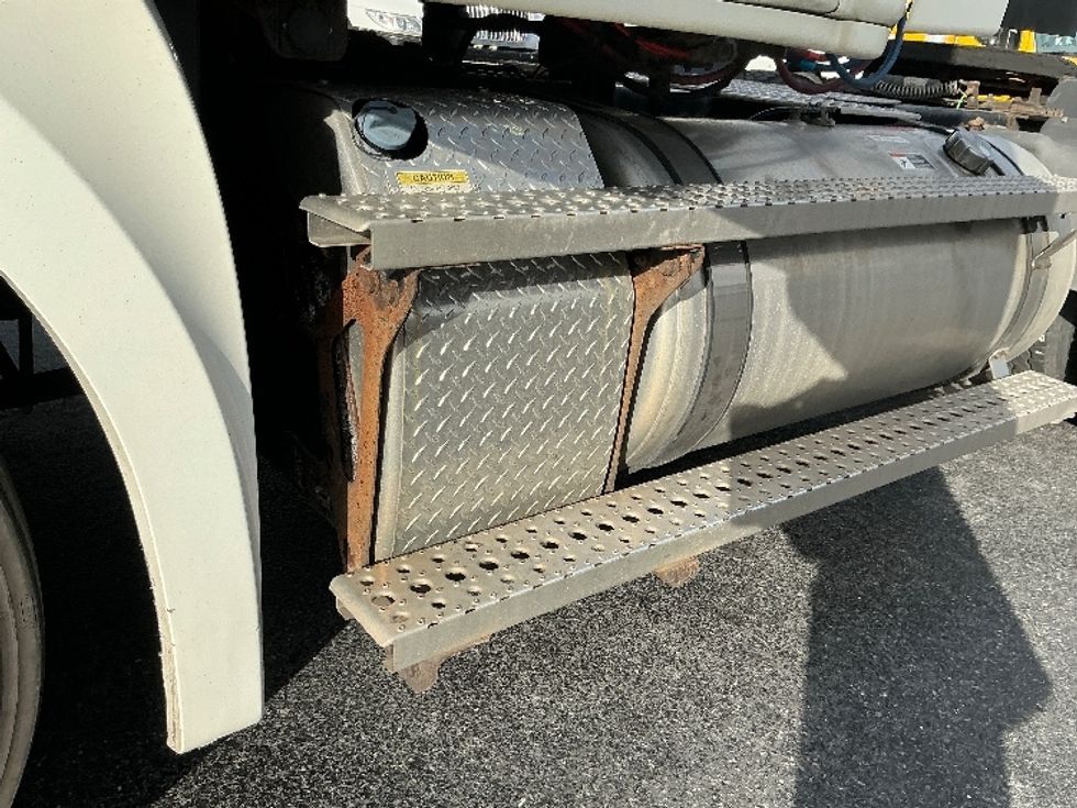 Day Cab Tractor-Heavy Duty Tractors-Freightliner-2020-T12664ST-Harrisburg-PA-300,891\n\t\tmiles-$ 53,250 - Image 19