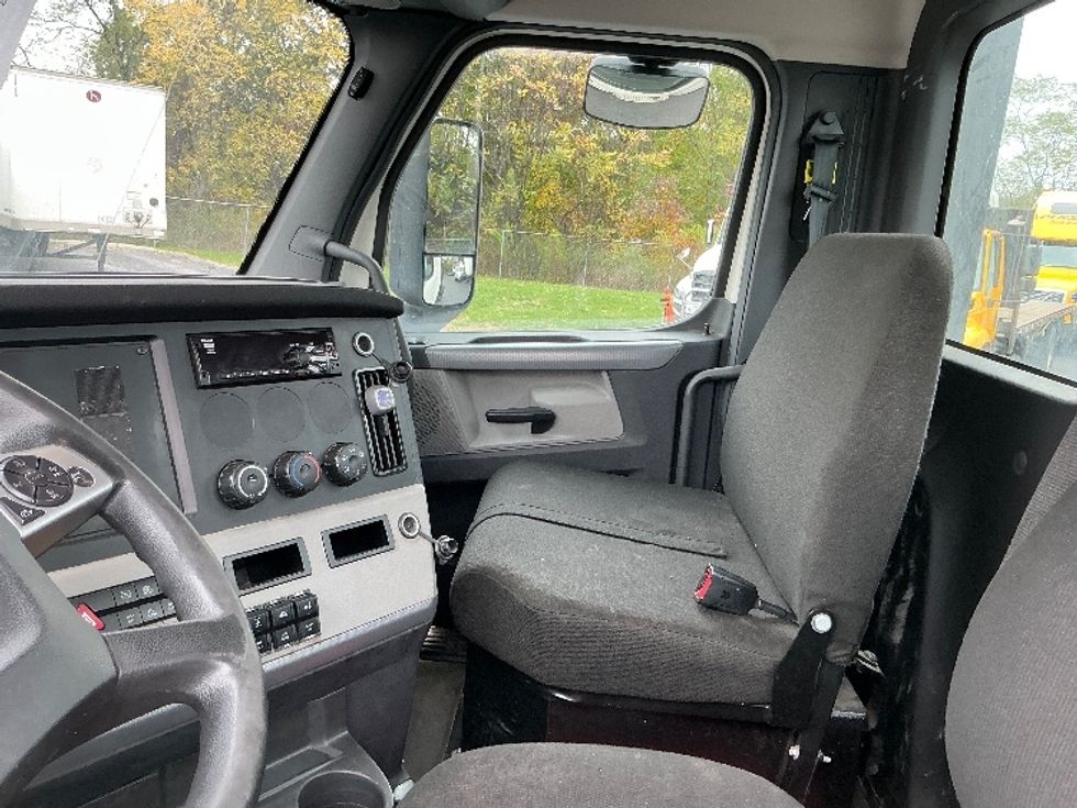 Day Cab Tractor-Heavy Duty Tractors-Freightliner-2020-T12664ST-Harrisburg-PA-311,641\n\t\tmiles-$ 52,750 - Image 10