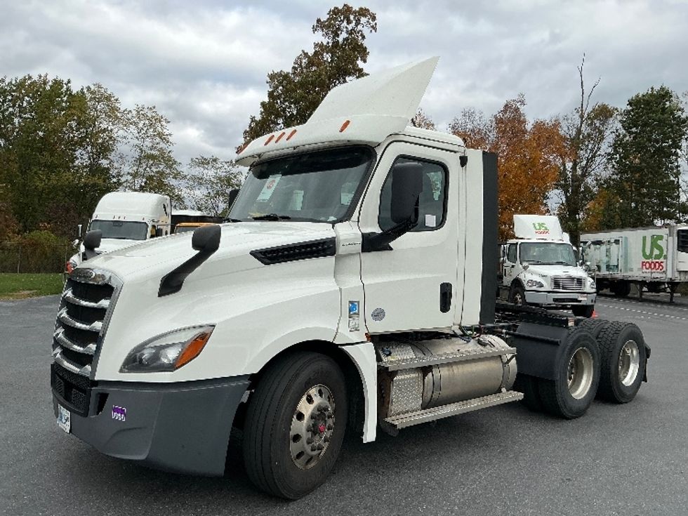 Day Cab Tractor-Heavy Duty Tractors-Freightliner-2020-T12664ST-Harrisburg-PA-311,641\n\t\tmiles-$ 52,750 - Image 3