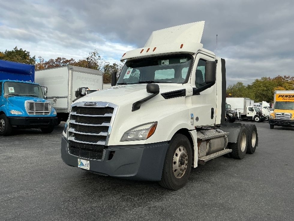 Day Cab Tractor-Heavy Duty Tractors-Freightliner-2020-T12664ST-Harrisburg-PA-344,471\n\t\tmiles-$ 38,500 - Image 3