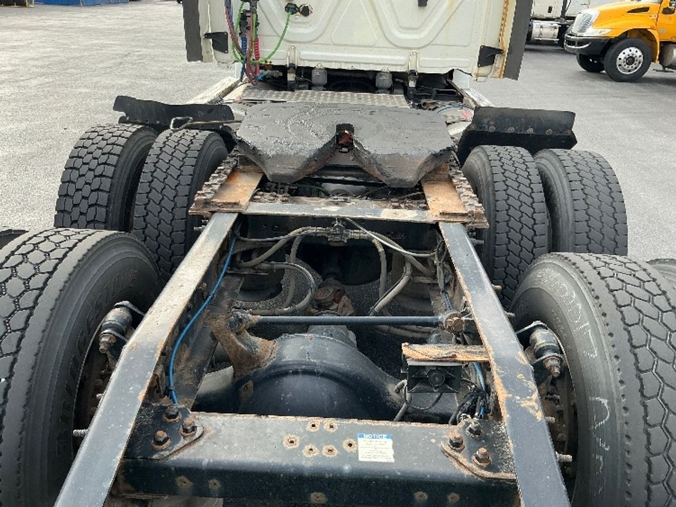 Day Cab Tractor-Heavy Duty Tractors-Freightliner-2020-T12664ST-Harrisburg-PA-344,471\n\t\tmiles-$ 38,500 - Image 6