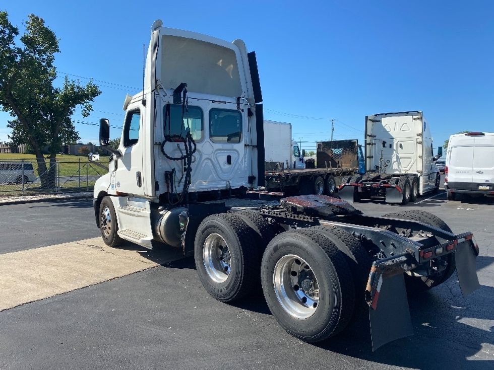 Day Cab Tractor-Heavy Duty Tractors-Freightliner-2020-T12664ST-Harrisburg-PA-361,784\n\t\tmiles-$ 50,750 - Image 5