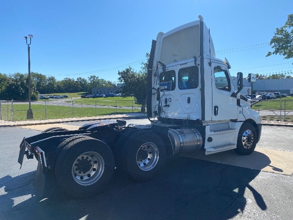 Day Cab Tractor-Heavy Duty Tractors-Freightliner-2020-T12664ST-Harrisburg-PA-361,784\n\t\tmiles-$ 50,750 - Image 7