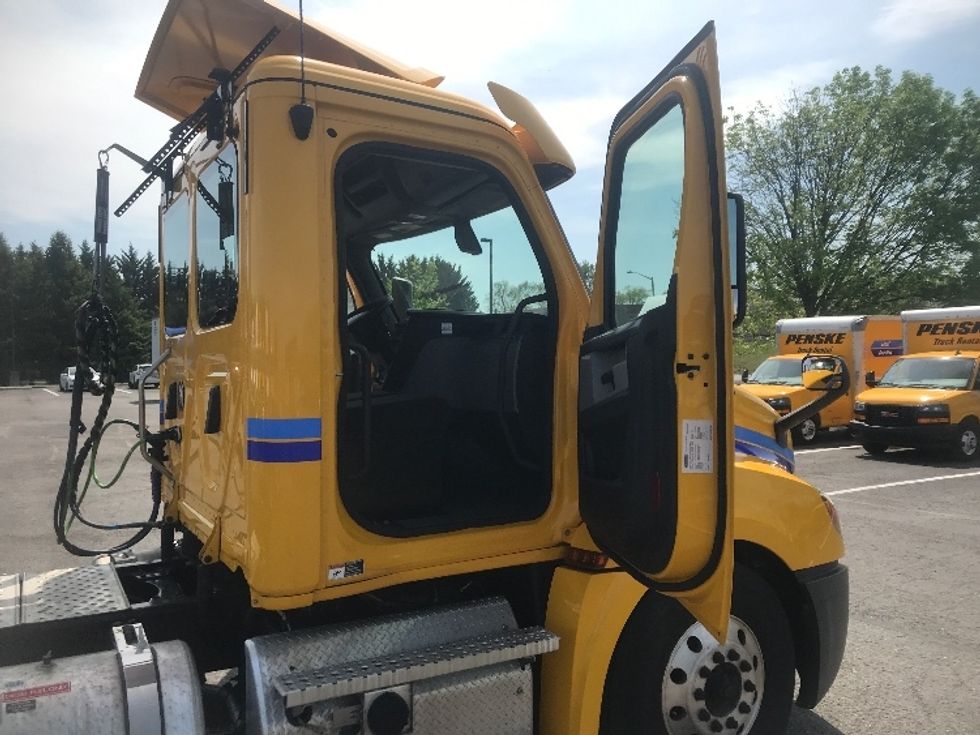 Day Cab Tractor-Heavy Duty Tractors-Freightliner-2020-T12664ST-Harrisburg-PA-429,359\n\t\tmiles-$ 51,750 - Image 12