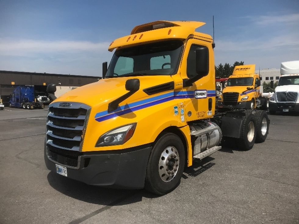 Day Cab Tractor-Heavy Duty Tractors-Freightliner-2020-T12664ST-Harrisburg-PA-429,359\n\t\tmiles-$ 51,750 - Image 3