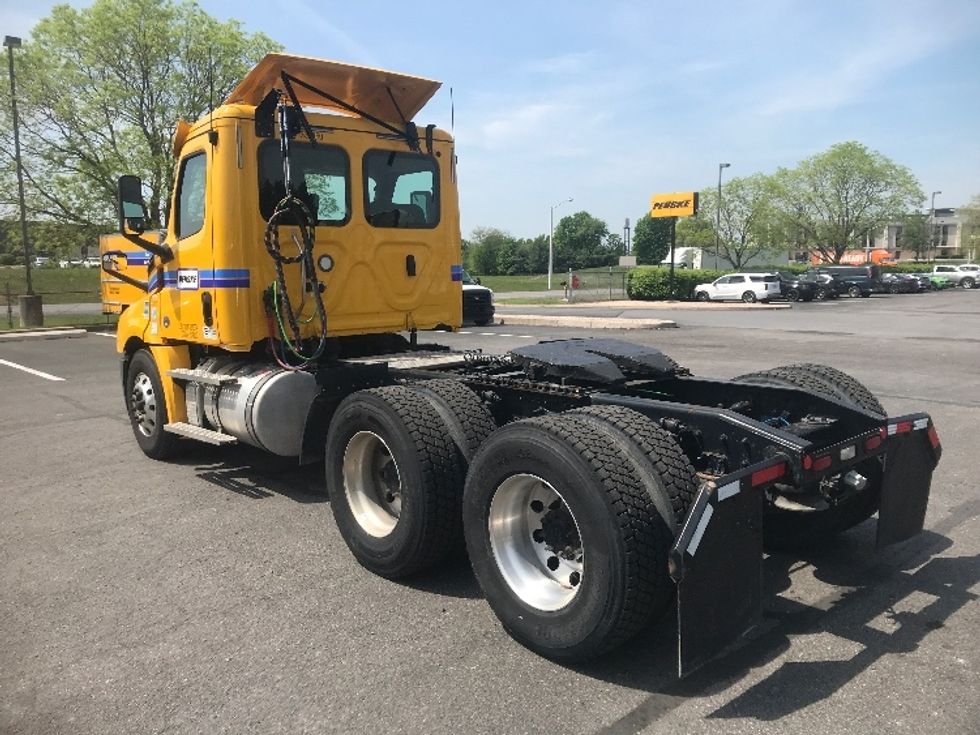 Day Cab Tractor-Heavy Duty Tractors-Freightliner-2020-T12664ST-Harrisburg-PA-429,359\n\t\tmiles-$ 51,750 - Image 5