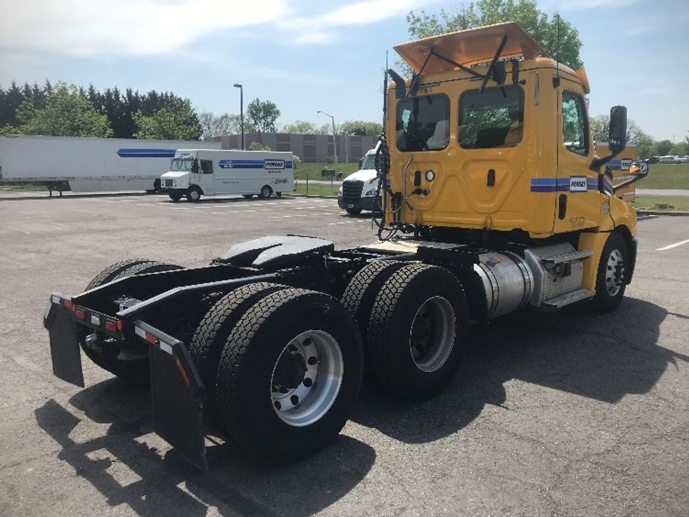 Day Cab Tractor-Heavy Duty Tractors-Freightliner-2020-T12664ST-Harrisburg-PA-429,359\n\t\tmiles-$ 51,750 - Image 7