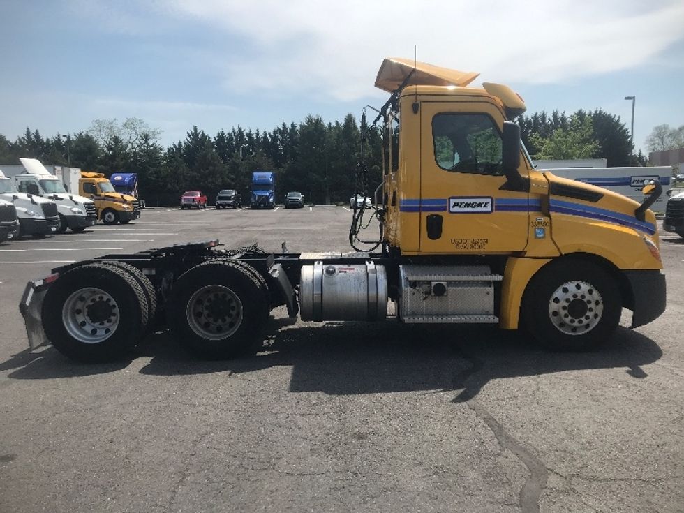 Day Cab Tractor-Heavy Duty Tractors-Freightliner-2020-T12664ST-Harrisburg-PA-429,359\n\t\tmiles-$ 51,750 - Image 8