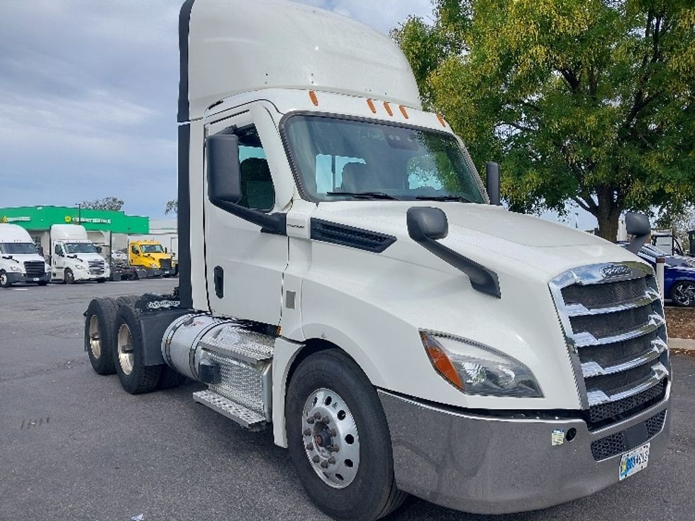 Day Cab Tractor-Heavy Duty Tractors-Freightliner-2020-T12664ST-Harrisburg-PA-467,878\n\t\tmiles-$ 44,000 - Image 1