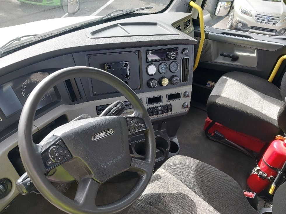 Day Cab Tractor-Heavy Duty Tractors-Freightliner-2020-T12664ST-Harrisburg-PA-467,878\n\t\tmiles-$ 44,000 - Image 10