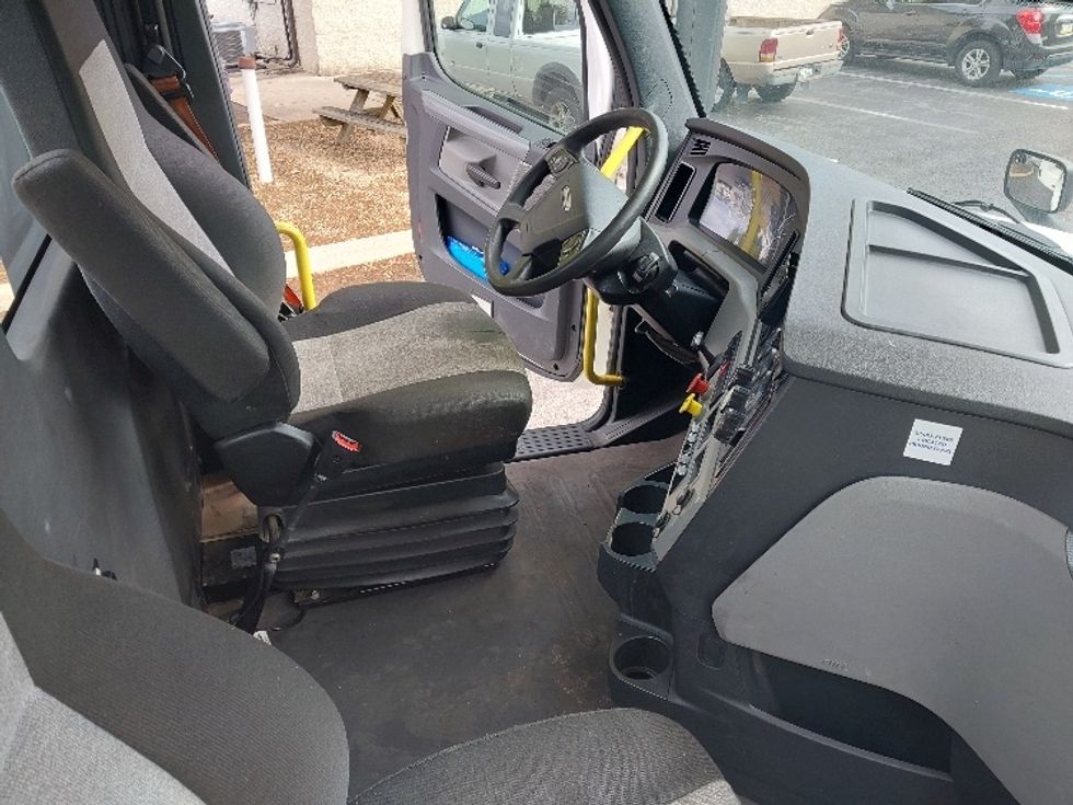 Day Cab Tractor-Heavy Duty Tractors-Freightliner-2020-T12664ST-Harrisburg-PA-467,878\n\t\tmiles-$ 44,000 - Image 14