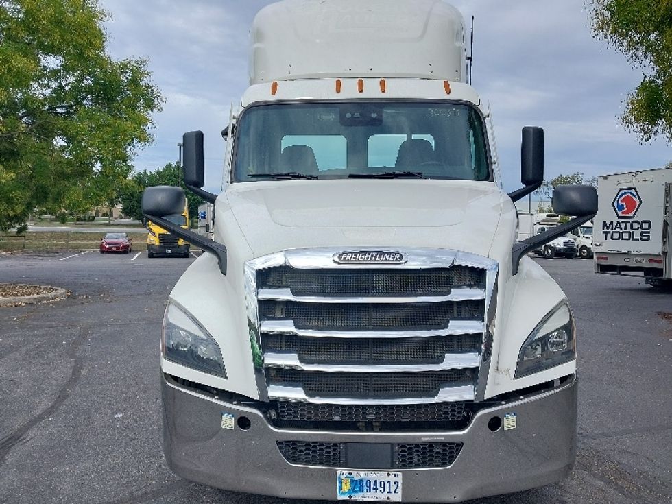 Day Cab Tractor-Heavy Duty Tractors-Freightliner-2020-T12664ST-Harrisburg-PA-467,878\n\t\tmiles-$ 44,000 - Image 2