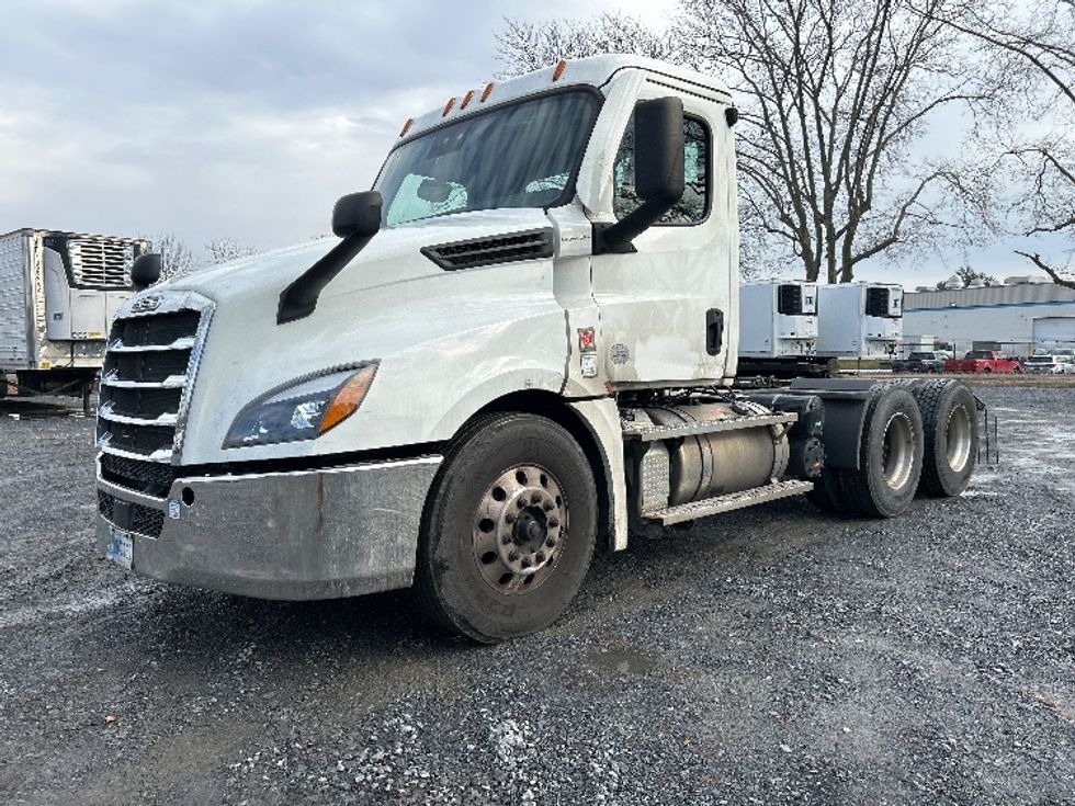 Day Cab Tractor-Heavy Duty Tractors-Freightliner-2020-T12664ST-Harrisburg-PA-483,242\n\t\tmiles-$ 34,750 - Image 3
