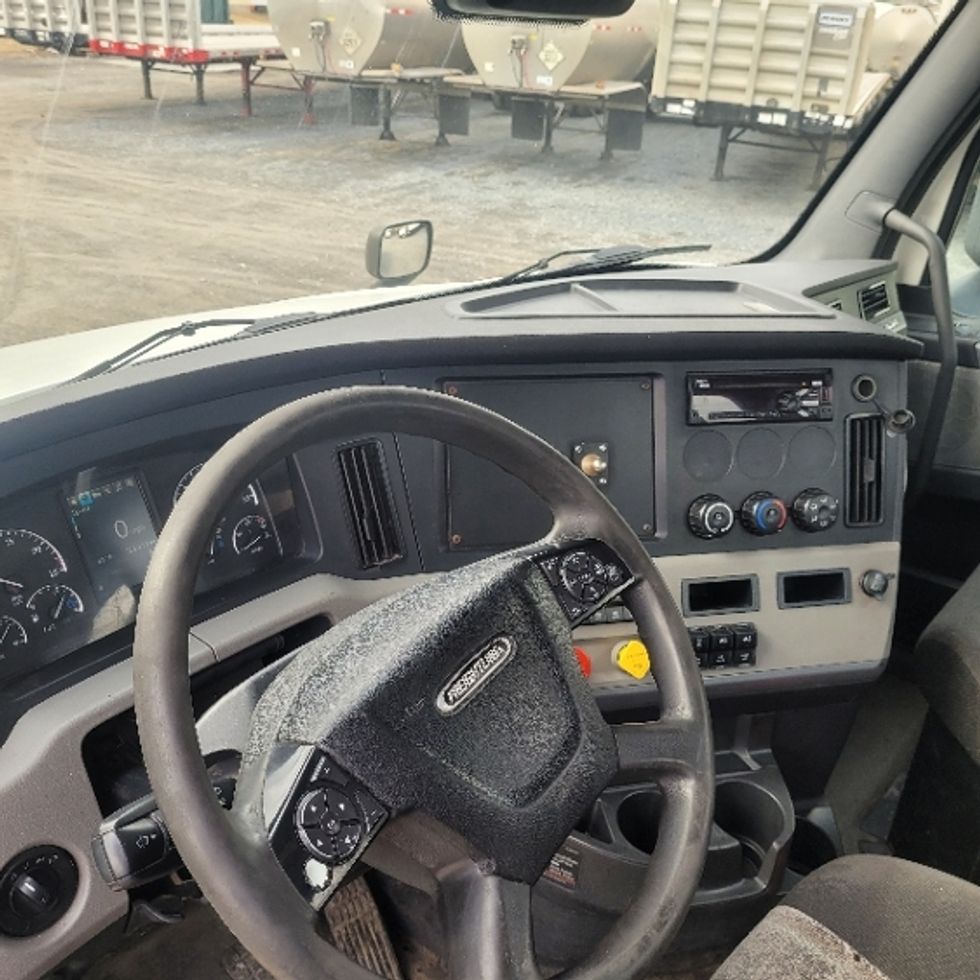 Day Cab Tractor-Heavy Duty Tractors-Freightliner-2020-T12664ST-Harrisburg-PA-526,806\n\t\tmiles-$ 45,000 - Image 10