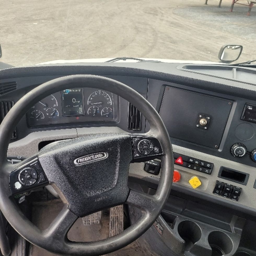 Day Cab Tractor-Heavy Duty Tractors-Freightliner-2020-T12664ST-Harrisburg-PA-526,806\n\t\tmiles-$ 45,000 - Image 11