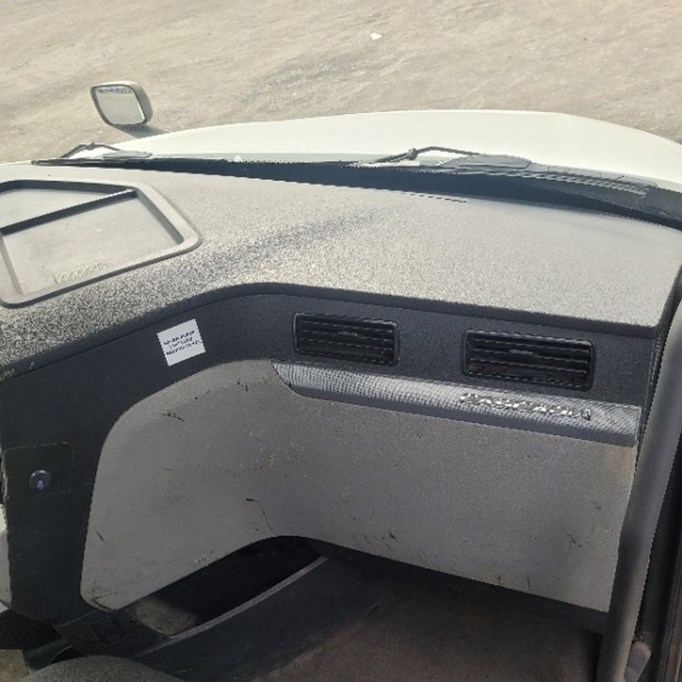 Day Cab Tractor-Heavy Duty Tractors-Freightliner-2020-T12664ST-Harrisburg-PA-526,806\n\t\tmiles-$ 45,000 - Image 13