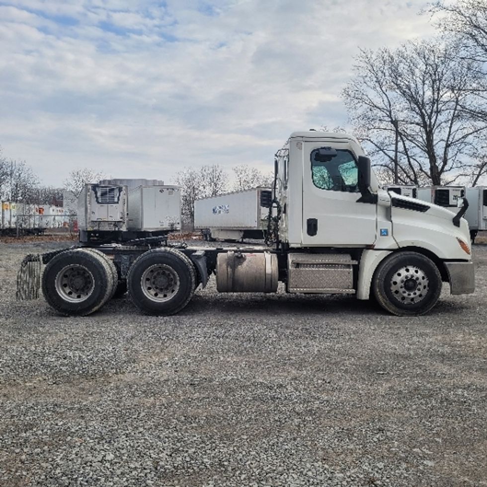 Day Cab Tractor-Heavy Duty Tractors-Freightliner-2020-T12664ST-Harrisburg-PA-526,806\n\t\tmiles-$ 45,000 - Image 8