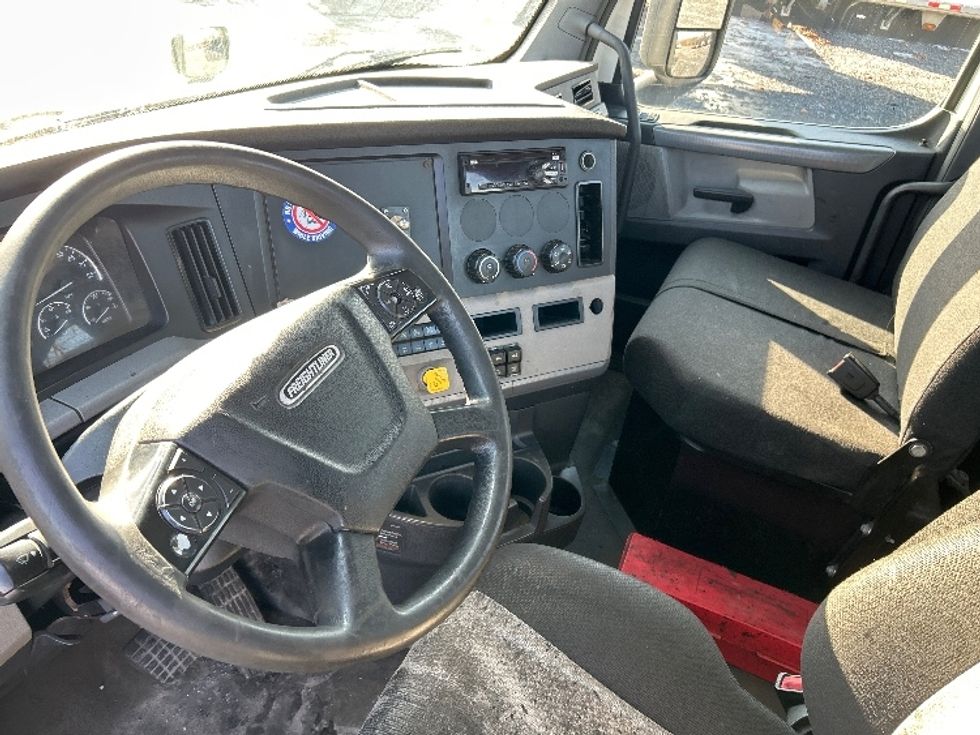 Day Cab Tractor-Heavy Duty Tractors-Freightliner-2020-T12664ST-Harrisburg-PA-545,338\n\t\tmiles-$ 43,750 - Image 10