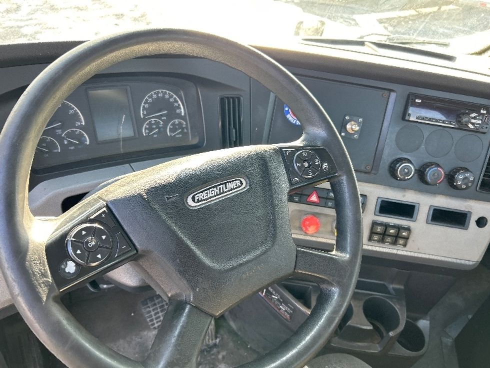 Day Cab Tractor-Heavy Duty Tractors-Freightliner-2020-T12664ST-Harrisburg-PA-545,338\n\t\tmiles-$ 43,750 - Image 11
