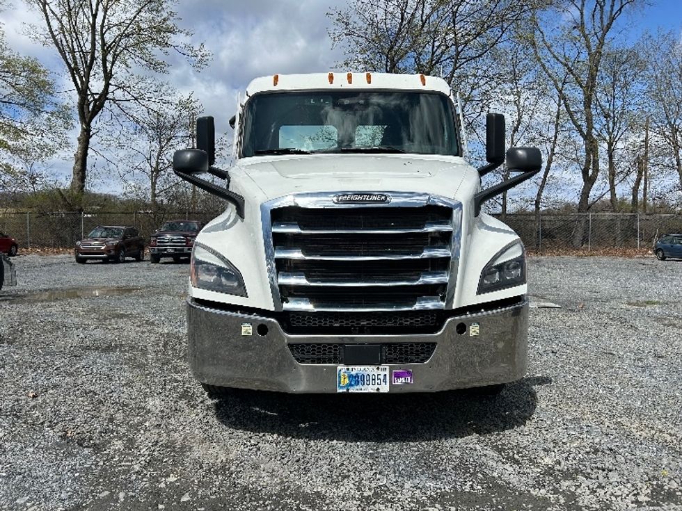 Day Cab Tractor-Heavy Duty Tractors-Freightliner-2020-T12664ST-Harrisburg-PA-597,591\n\t\tmiles-$ 36,250 - Image 2