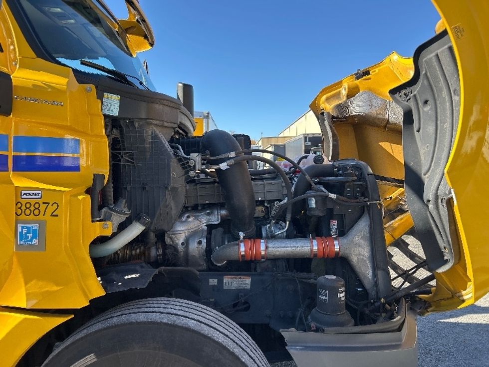 Day Cab Tractor-Heavy Duty Tractors-Freightliner-2020-T12664ST-Harrisburg-PA-599,250\n\t\tmiles-$ 30,750 - Image 15