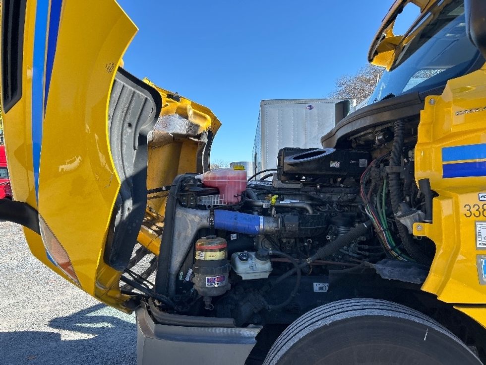 Day Cab Tractor-Heavy Duty Tractors-Freightliner-2020-T12664ST-Harrisburg-PA-599,250\n\t\tmiles-$ 30,750 - Image 16