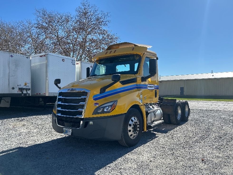 Day Cab Tractor-Heavy Duty Tractors-Freightliner-2020-T12664ST-Harrisburg-PA-599,250\n\t\tmiles-$ 30,750 - Image 3