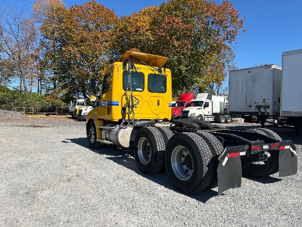 Day Cab Tractor-Heavy Duty Tractors-Freightliner-2020-T12664ST-Harrisburg-PA-599,250\n\t\tmiles-$ 30,750 - Image 5