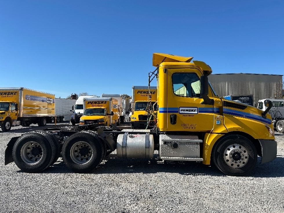 Day Cab Tractor-Heavy Duty Tractors-Freightliner-2020-T12664ST-Harrisburg-PA-599,250\n\t\tmiles-$ 30,750 - Image 8