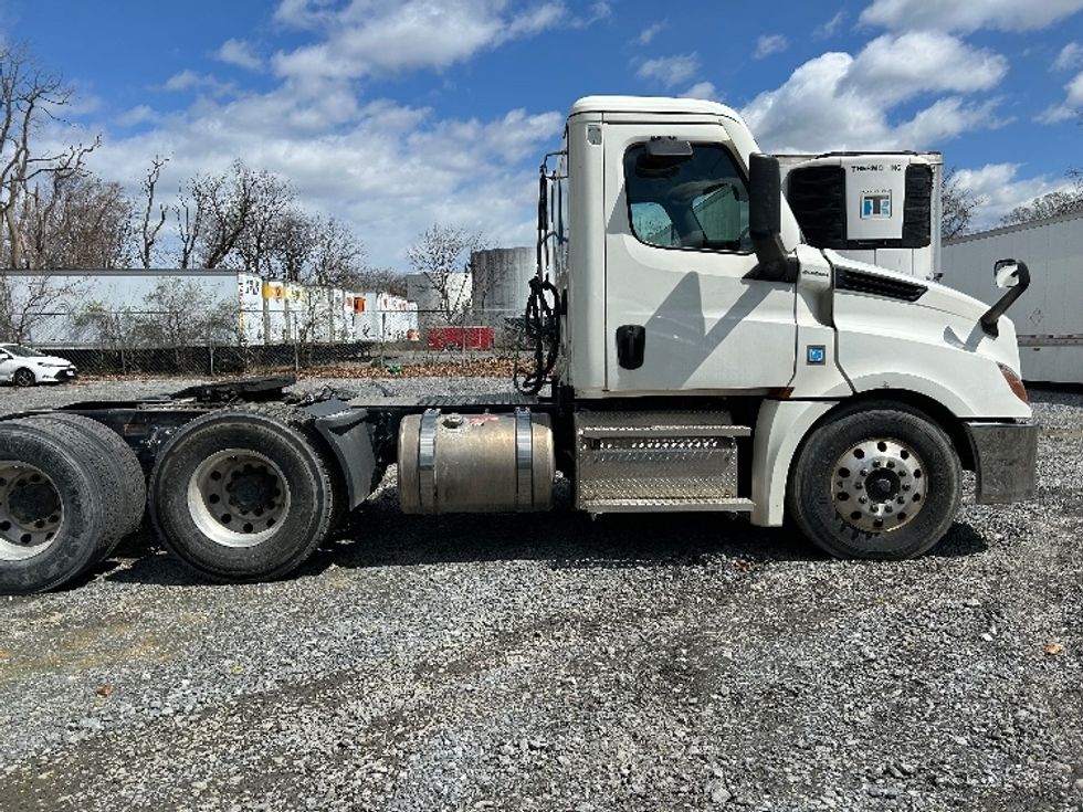 Day Cab Tractor-Heavy Duty Tractors-Freightliner-2020-T12664ST-Harrisburg-PA-602,991\n\t\tmiles-$ 32,750 - Image 8