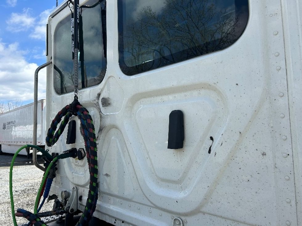 Day Cab Tractor-Heavy Duty Tractors-Freightliner-2020-T12664ST-Harrisburg-PA-624,327\n\t\tmiles-$ 34,000 - Image 18