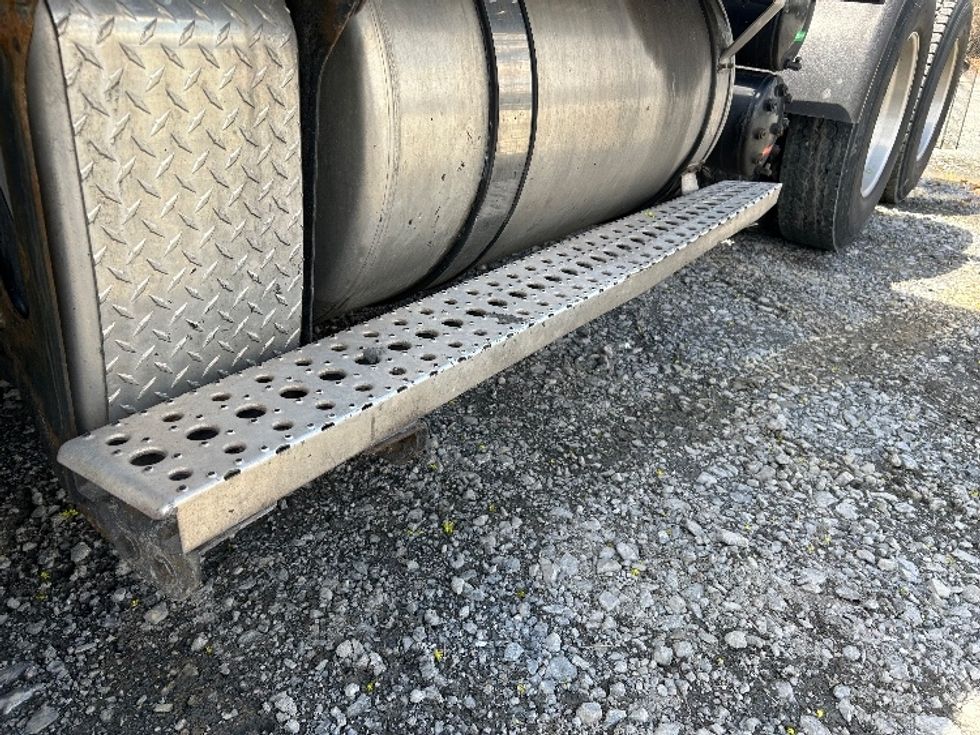 Day Cab Tractor-Heavy Duty Tractors-Freightliner-2020-T12664ST-Harrisburg-PA-624,327\n\t\tmiles-$ 34,000 - Image 21
