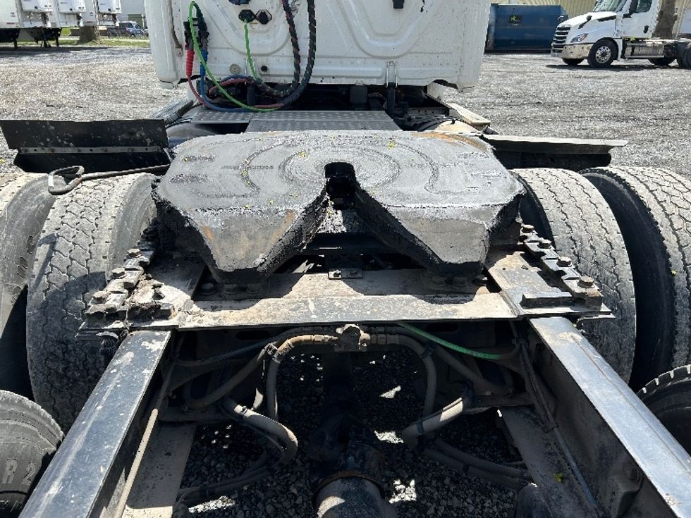 Day Cab Tractor-Heavy Duty Tractors-Freightliner-2020-T12664ST-Harrisburg-PA-627,561\n\t\tmiles-$ 27,750 - Image 17