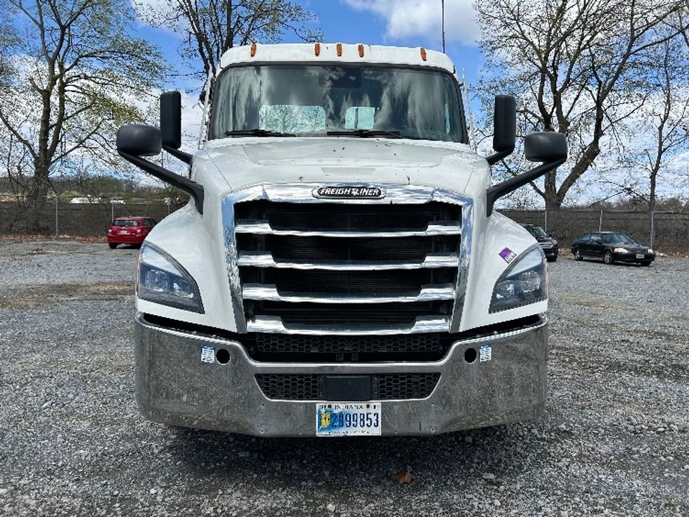 Day Cab Tractor-Heavy Duty Tractors-Freightliner-2020-T12664ST-Harrisburg-PA-627,561\n\t\tmiles-$ 27,750 - Image 2