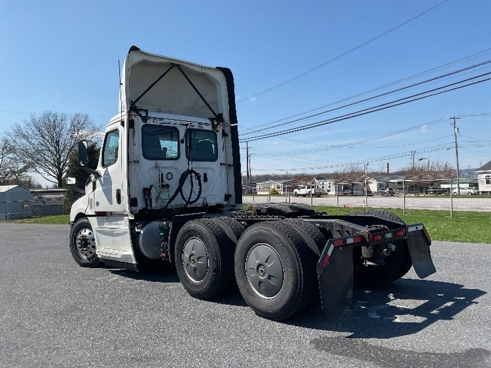 Day Cab Tractor-Heavy Duty Tractors-Freightliner-2020-T12664ST-Harrisburg-PA-724,893\n\t\tmiles-$ 28,750 - Image 5