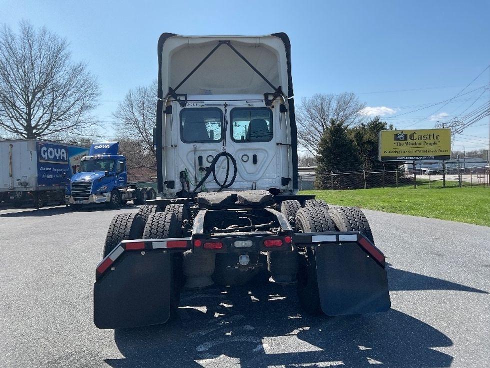 Day Cab Tractor-Heavy Duty Tractors-Freightliner-2020-T12664ST-Harrisburg-PA-724,893\n\t\tmiles-$ 28,750 - Image 6