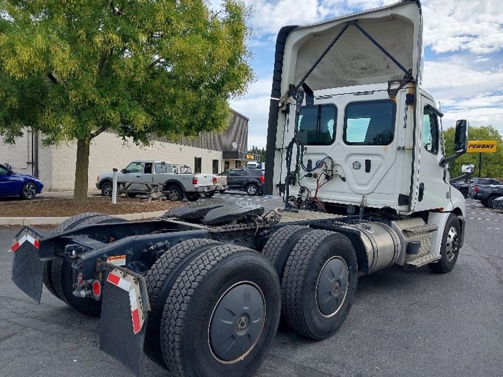 Day Cab Tractor-Heavy Duty Tractors-Freightliner-2020-T12664ST-Harrisburg-PA-776,452\n\t\tmiles-$ 30,750 - Image 7