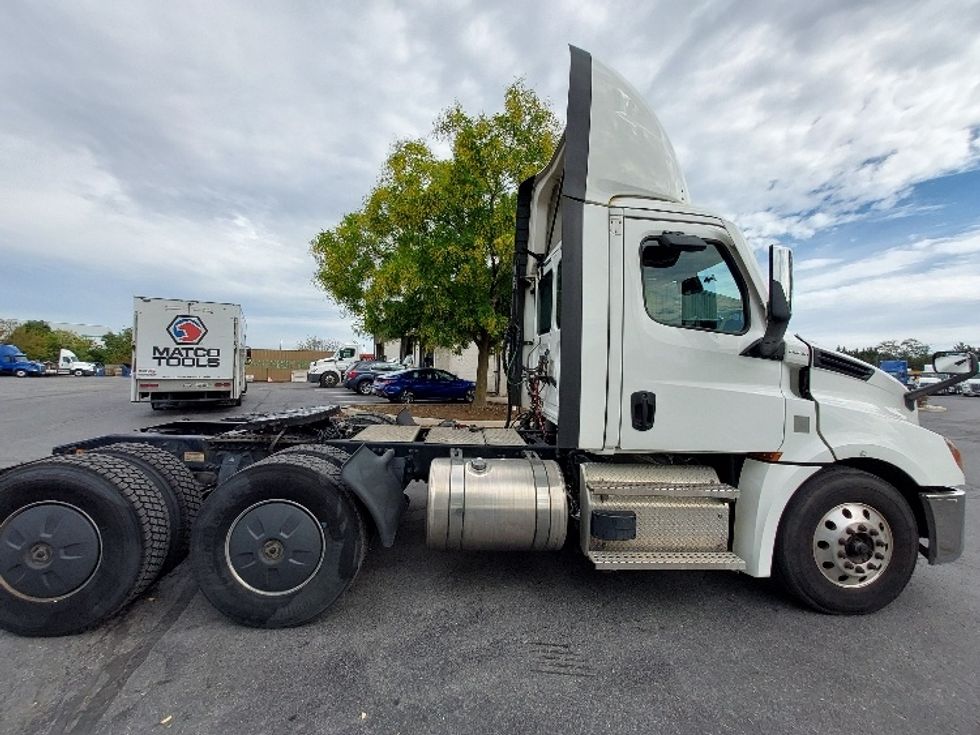 Day Cab Tractor-Heavy Duty Tractors-Freightliner-2020-T12664ST-Harrisburg-PA-776,452\n\t\tmiles-$ 30,750 - Image 8