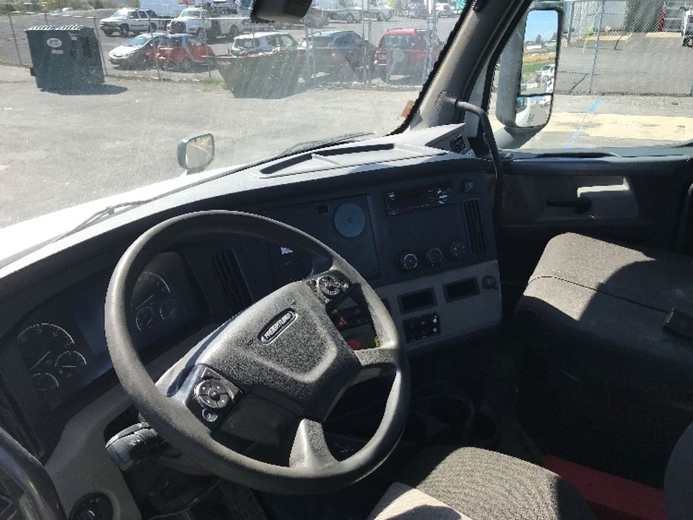 Day Cab Tractor-Heavy Duty Tractors-Freightliner-2020-T12664ST-Harrisonburg-VA-256,509\n\t\tmiles-$ 53,750 - Image 10