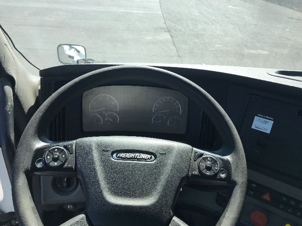 Day Cab Tractor-Heavy Duty Tractors-Freightliner-2020-T12664ST-Harrisonburg-VA-256,509\n\t\tmiles-$ 53,750 - Image 11