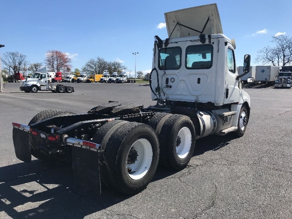 Day Cab Tractor-Heavy Duty Tractors-Freightliner-2020-T12664ST-Harrisonburg-VA-256,509\n\t\tmiles-$ 53,750 - Image 7