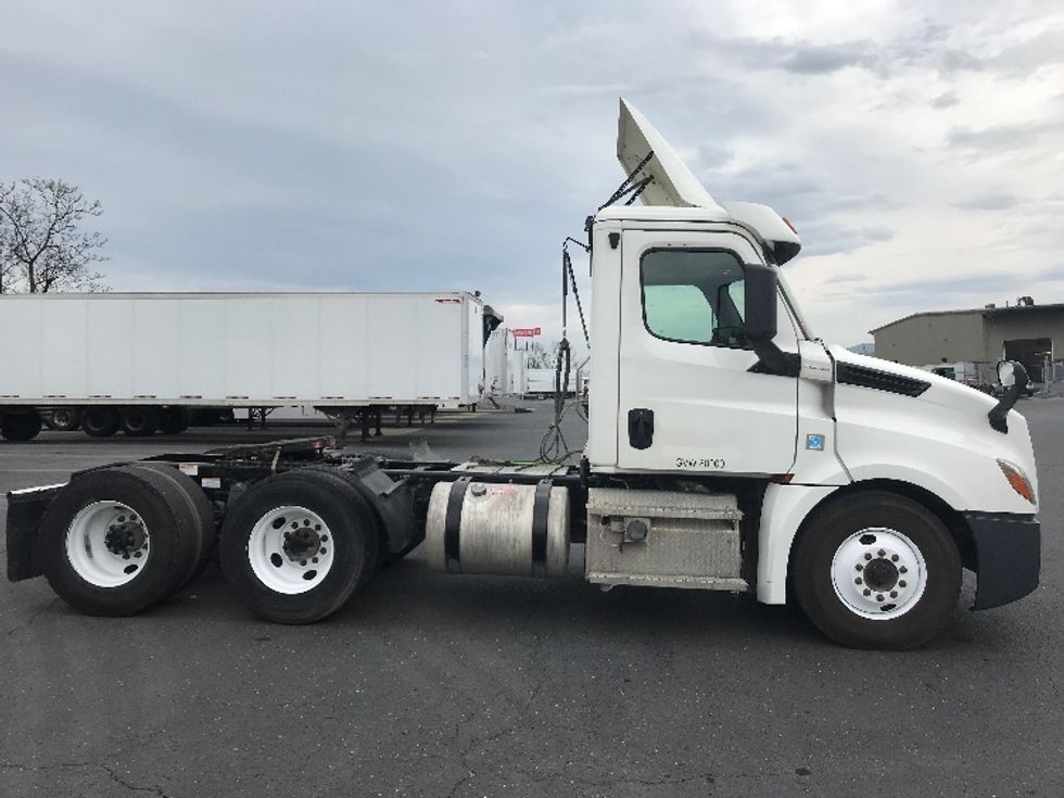 Day Cab Tractor-Heavy Duty Tractors-Freightliner-2020-T12664ST-Harrisonburg-VA-256,509\n\t\tmiles-$ 53,750 - Image 8