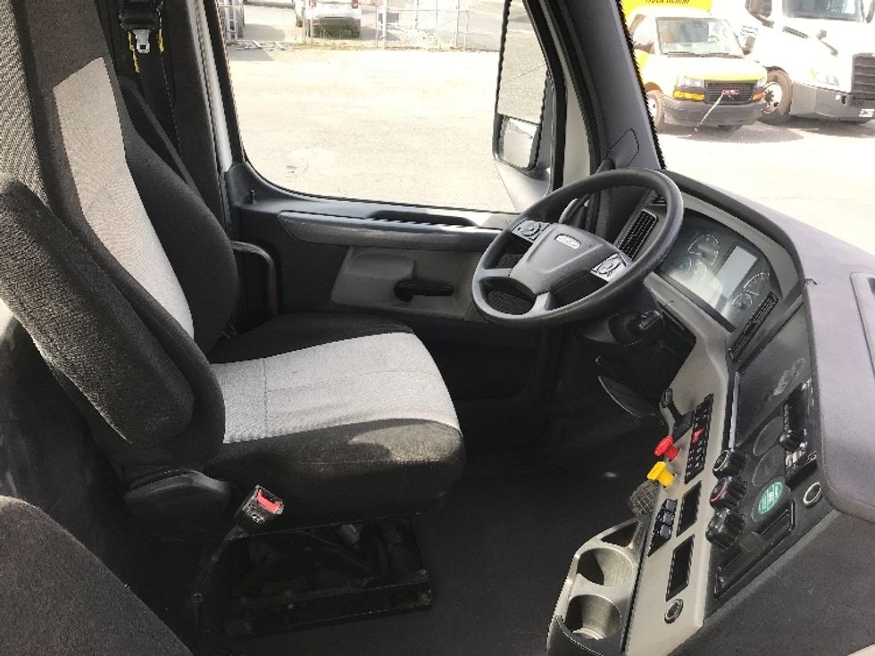 Day Cab Tractor-Heavy Duty Tractors-Freightliner-2020-T12664ST-Harrisonburg-VA-263,415\n\t\tmiles-$ 59,500 - Image 14