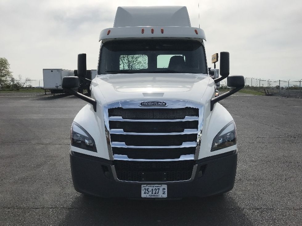 Day Cab Tractor-Heavy Duty Tractors-Freightliner-2020-T12664ST-Harrisonburg-VA-263,415\n\t\tmiles-$ 59,500 - Image 2