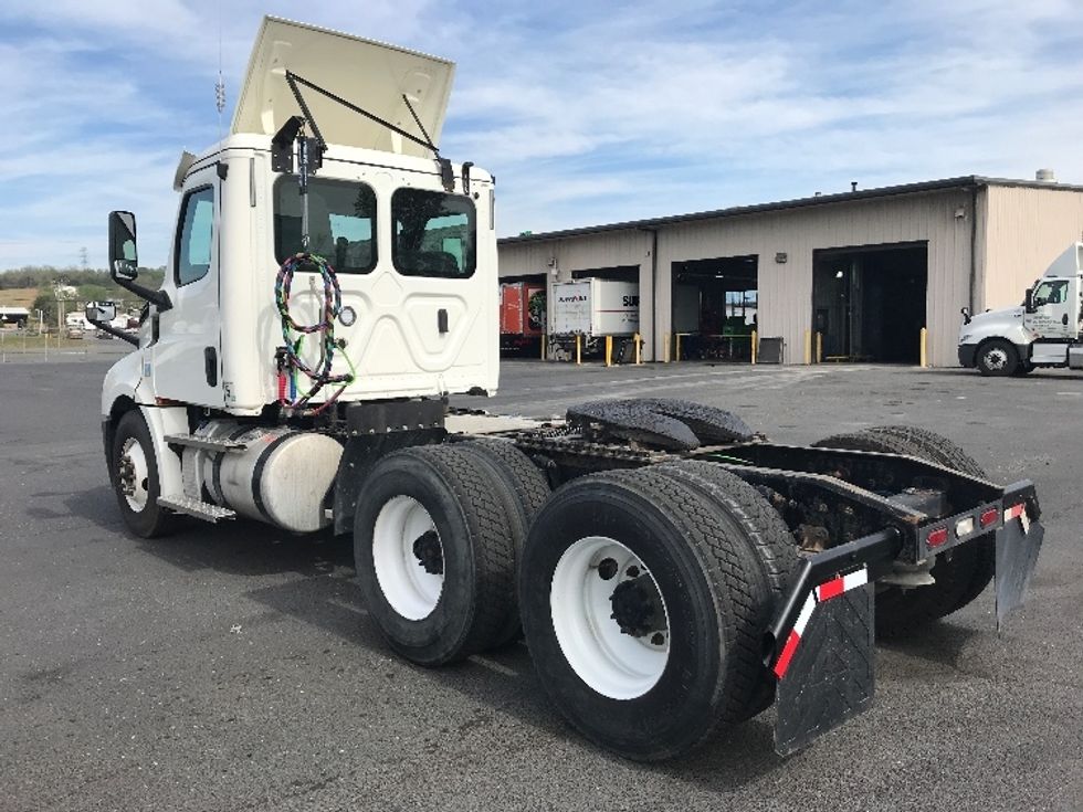 Day Cab Tractor-Heavy Duty Tractors-Freightliner-2020-T12664ST-Harrisonburg-VA-263,415\n\t\tmiles-$ 59,500 - Image 5