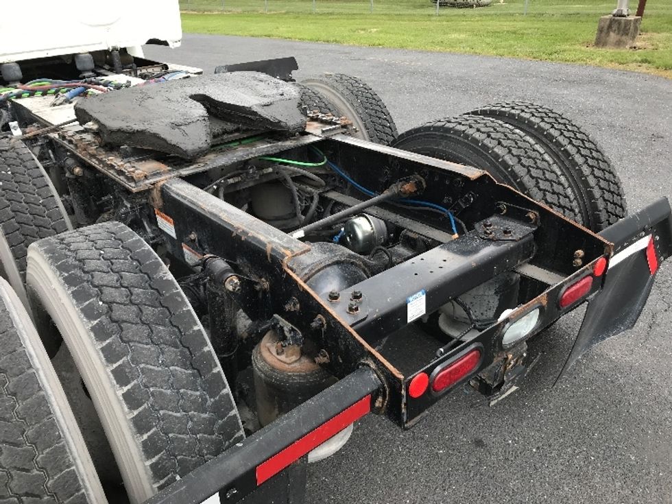 Day Cab Tractor-Heavy Duty Tractors-Freightliner-2020-T12664ST-Harrisonburg-VA-276,006\n\t\tmiles-$ 58,750 - Image 17