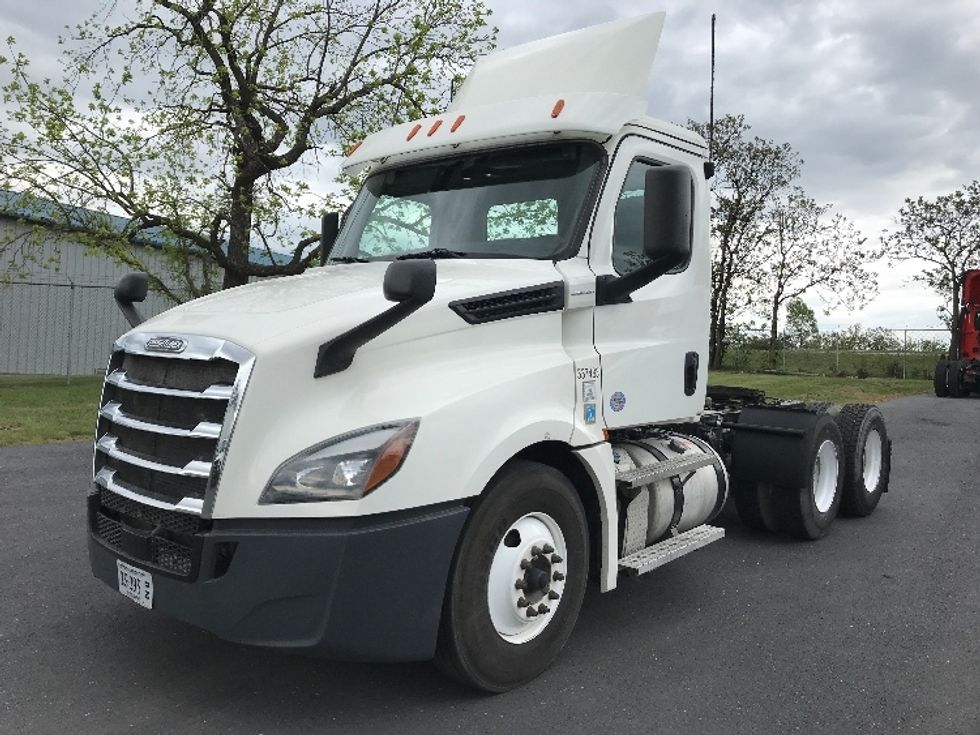 Day Cab Tractor-Heavy Duty Tractors-Freightliner-2020-T12664ST-Harrisonburg-VA-276,006\n\t\tmiles-$ 58,750 - Image 3