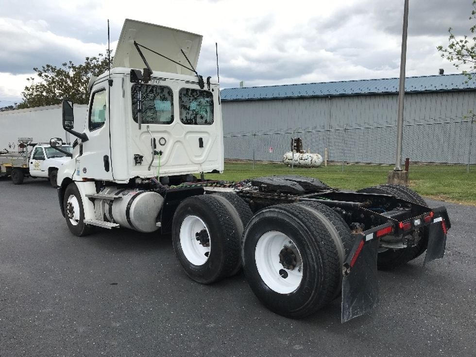 Day Cab Tractor-Heavy Duty Tractors-Freightliner-2020-T12664ST-Harrisonburg-VA-276,006\n\t\tmiles-$ 58,750 - Image 5